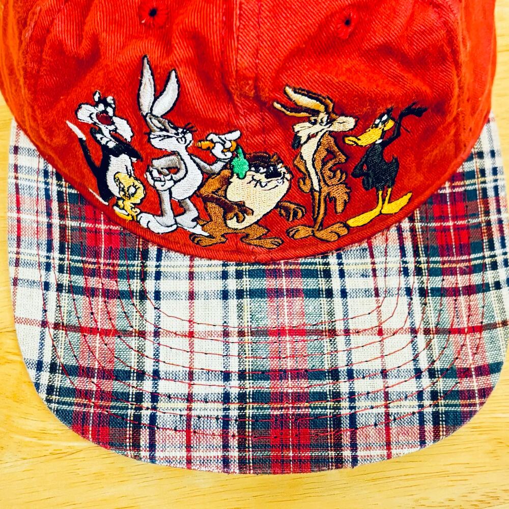 Looney Tunes Warner Bros Vintage red hat baseball cap unisex Bugs Daffy Taz plus